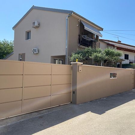 House Runa Porec Bagian luar foto