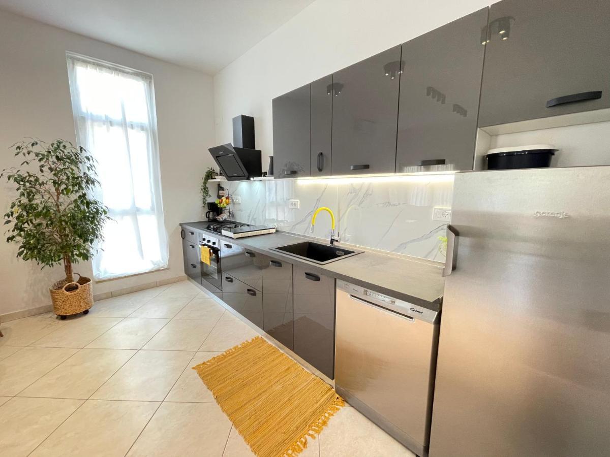 House Runa Porec Bagian luar foto