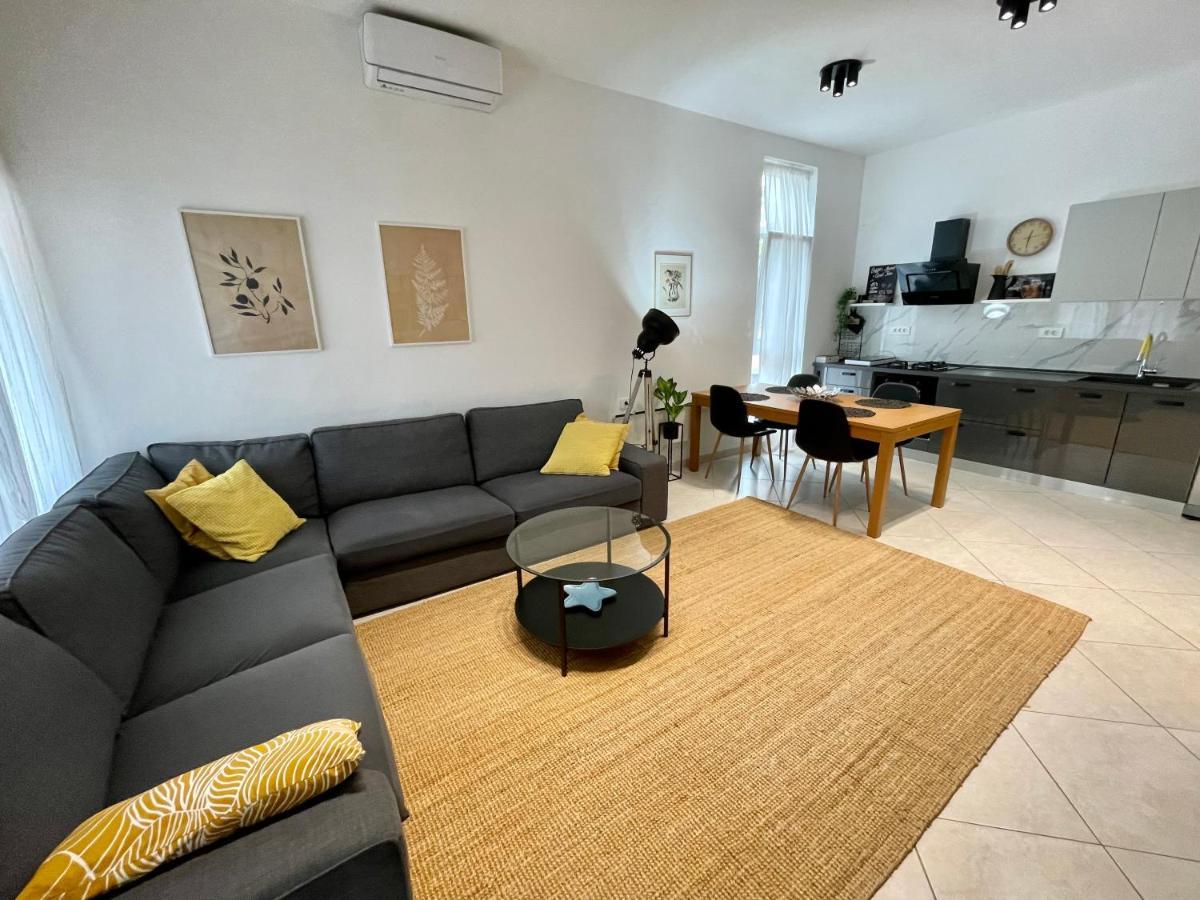 House Runa Porec Bagian luar foto
