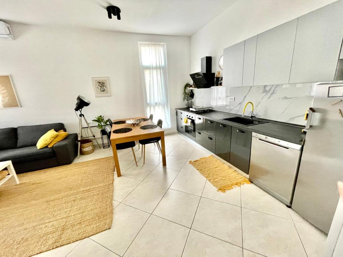 House Runa Porec Bagian luar foto
